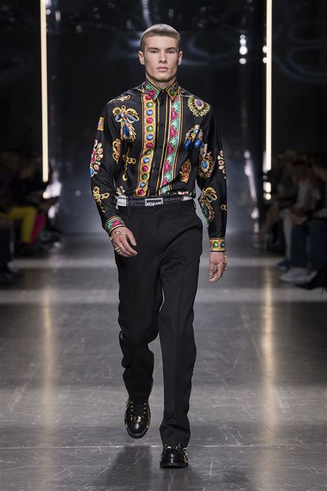 ropa de hombre versace|Versace online store.